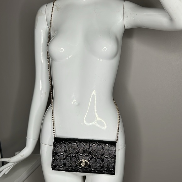 Coach Riley Black Patent Leather Full Logo Crossbody Wallet on a Chain Bag - Picture 2 of 13